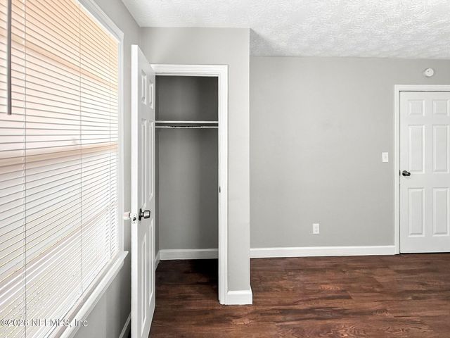 1660 UNIVERSITY Street, Jacksonville, FL 32209