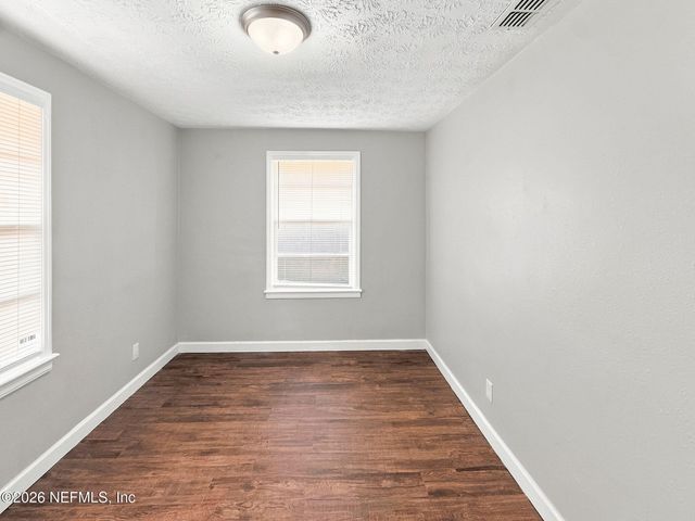 1660 UNIVERSITY Street, Jacksonville, FL 32209