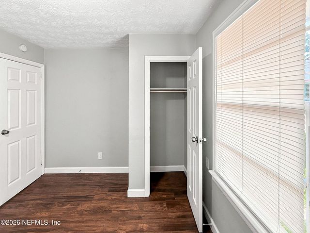 1660 UNIVERSITY Street, Jacksonville, FL 32209