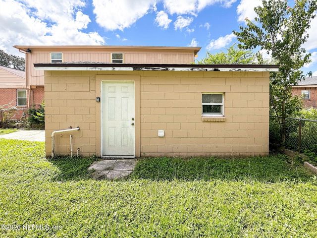 1660 UNIVERSITY Street, Jacksonville, FL 32209