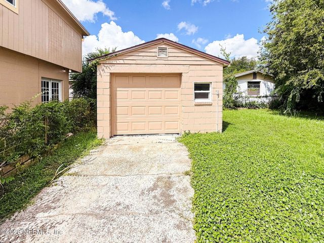 1660 UNIVERSITY Street, Jacksonville, FL 32209