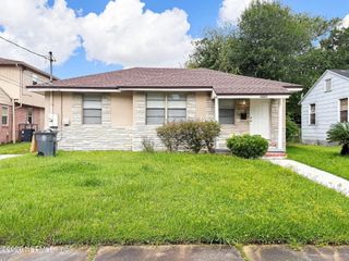 1660 UNIVERSITY Street, Jacksonville, FL 32209