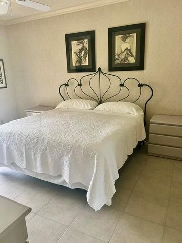 225 Old Meadow Way, Palm Beach Gardens, FL 33418