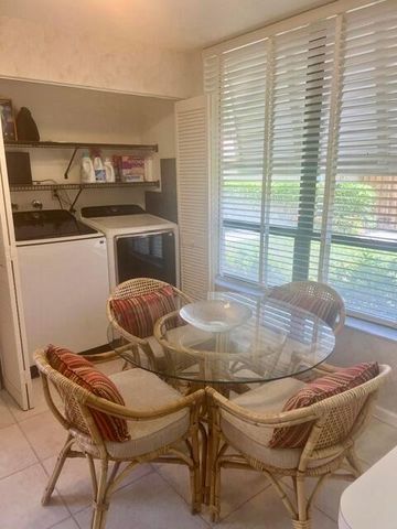 225 Old Meadow Way, Palm Beach Gardens, FL 33418