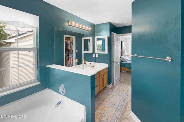 4419 Aylesbury Drive, Knoxville, TN 37918