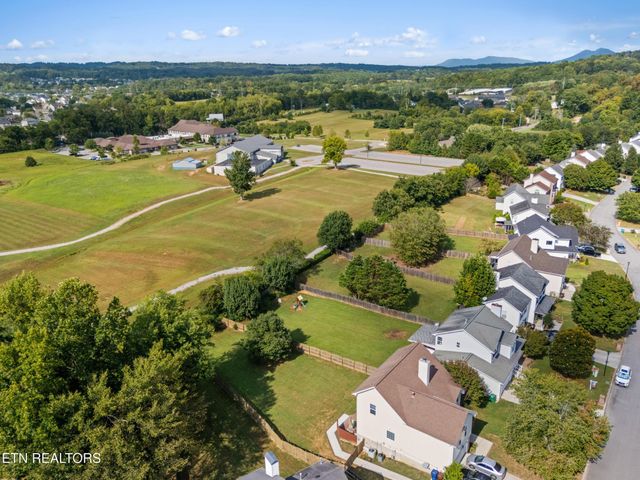 4419 Aylesbury Drive, Knoxville, TN 37918