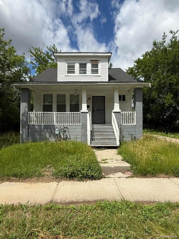 15851 Wildemere Street, Detroit, MI 48238
