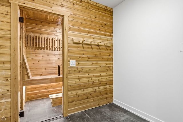 135 Elmore Street, Park Ridge, IL 60068