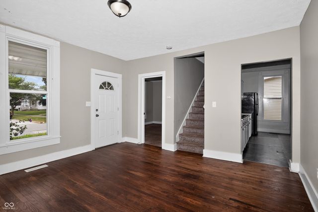 29 Howard Street, Greenfield, IN 46140