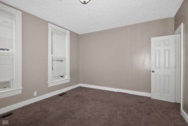 29 Howard Street, Greenfield, IN 46140