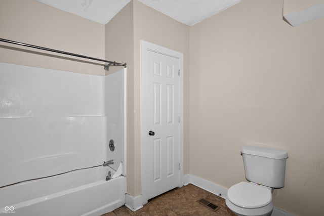 29 Howard Street, Greenfield, IN 46140