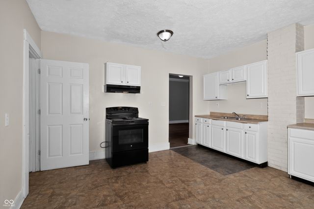 29 Howard Street, Greenfield, IN 46140