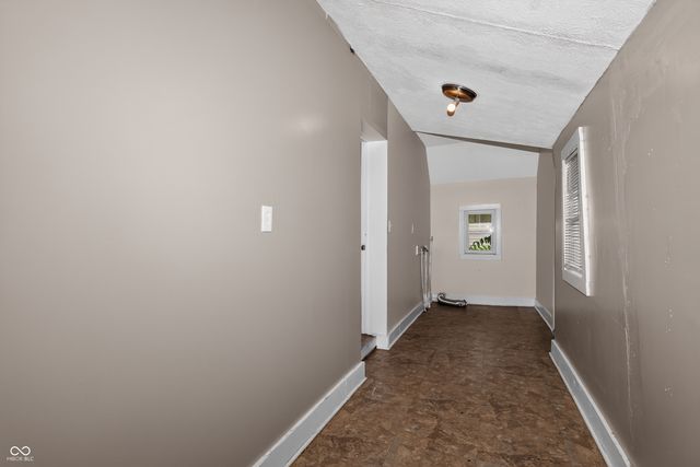 29 Howard Street, Greenfield, IN 46140