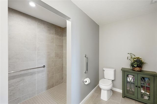 790 Hunters Run Drive, Brookville, OH 45309