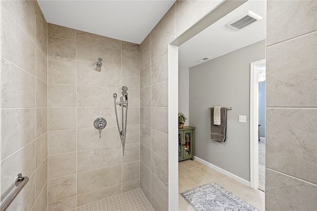790 Hunters Run Drive, Brookville, OH 45309