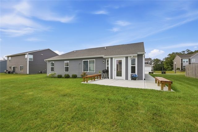 790 Hunters Run Drive, Brookville, OH 45309