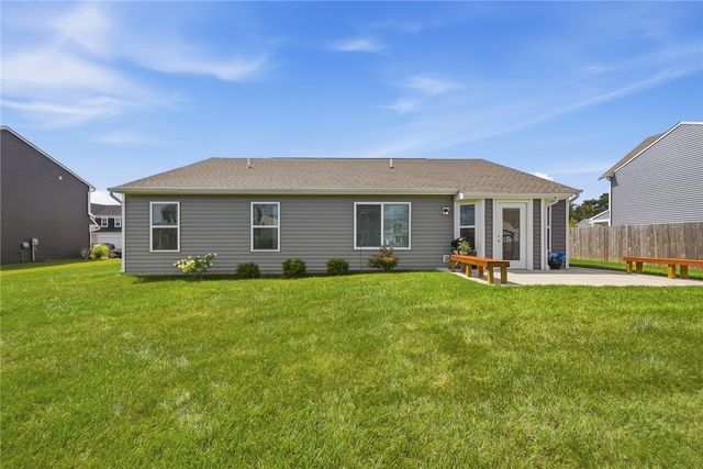 790 Hunters Run Drive, Brookville, OH 45309