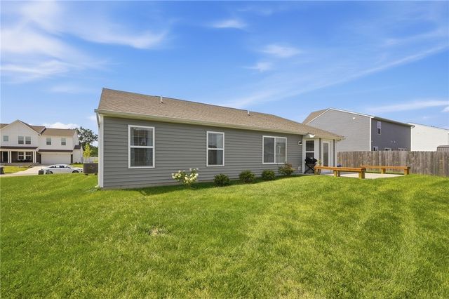 790 Hunters Run Drive, Brookville, OH 45309