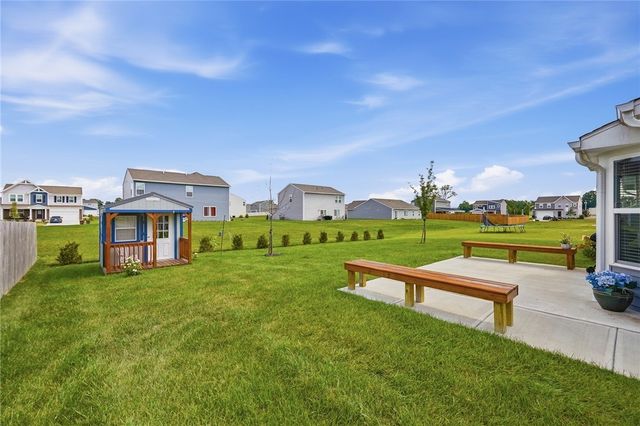 790 Hunters Run Drive, Brookville, OH 45309