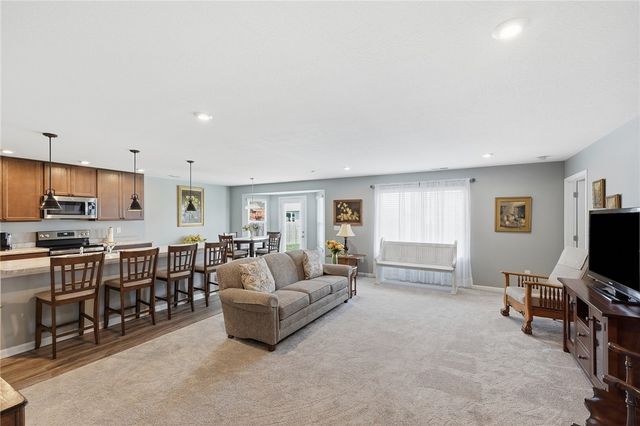 790 Hunters Run Drive, Brookville, OH 45309