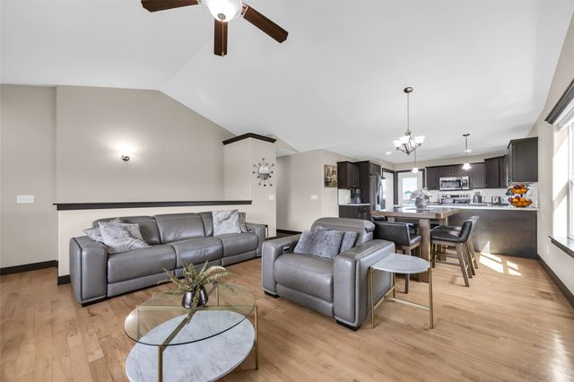 2923 SW James Parkway, Cedar Rapids, IA 52404
