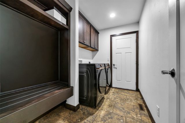 2923 SW James Parkway, Cedar Rapids, IA 52404