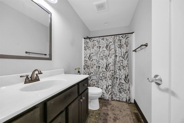 2923 SW James Parkway, Cedar Rapids, IA 52404