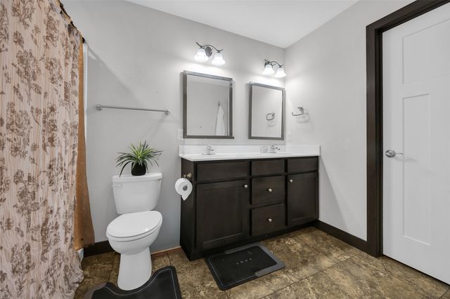 2923 SW James Parkway, Cedar Rapids, IA 52404