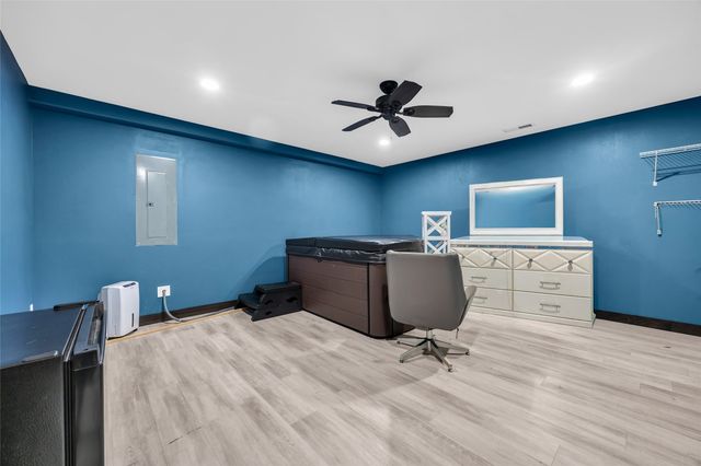 2923 SW James Parkway, Cedar Rapids, IA 52404