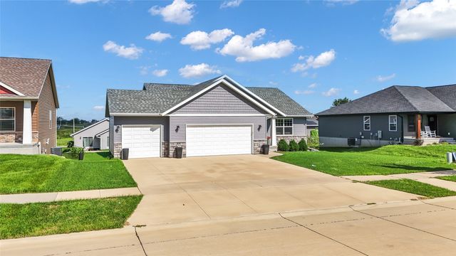 2923 SW James Parkway, Cedar Rapids, IA 52404