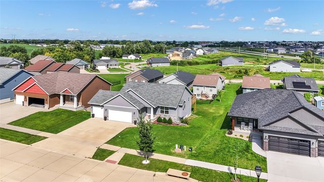 2923 SW James Parkway, Cedar Rapids, IA 52404