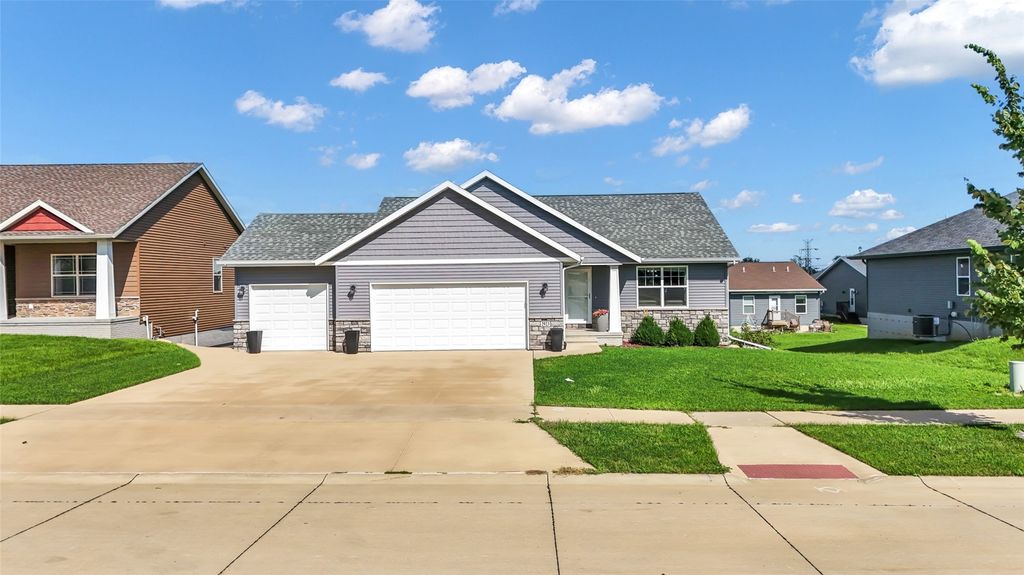 2923 SW James Parkway, Cedar Rapids, IA 52404