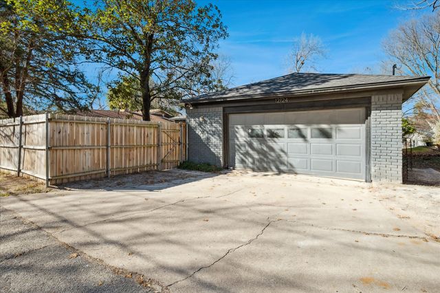 12124 Dixfield Drive, Dallas, TX 75218