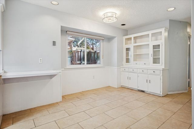 12124 Dixfield Drive, Dallas, TX 75218