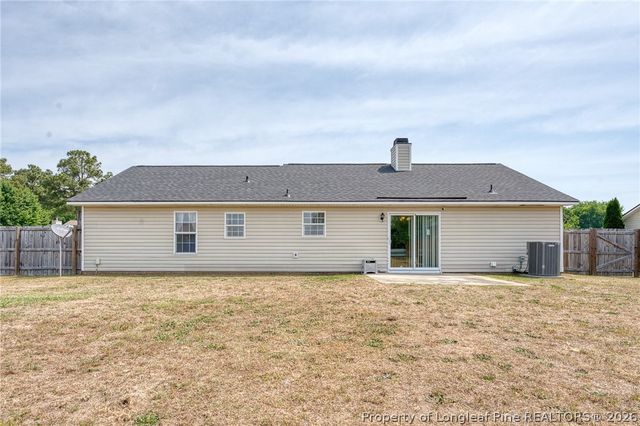 323 Northwoods Drive, Raeford, NC 28376