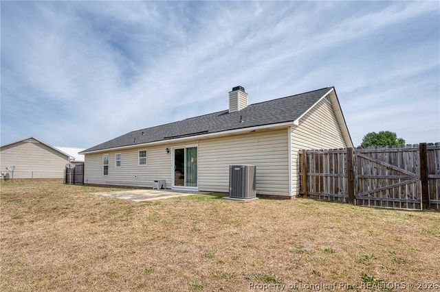 323 Northwoods Drive, Raeford, NC 28376