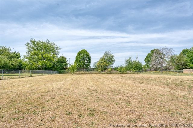 323 Northwoods Drive, Raeford, NC 28376