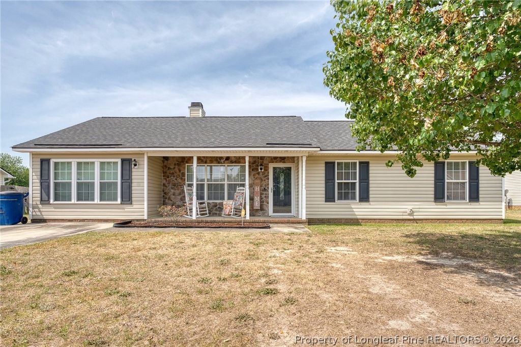 323 Northwoods Drive, Raeford, NC 28376