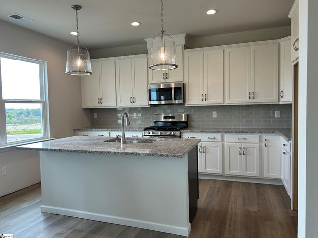 406 Gooseberry Court, Inman, SC 29349