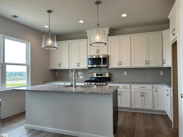 406 Gooseberry Court, Inman, SC 29349