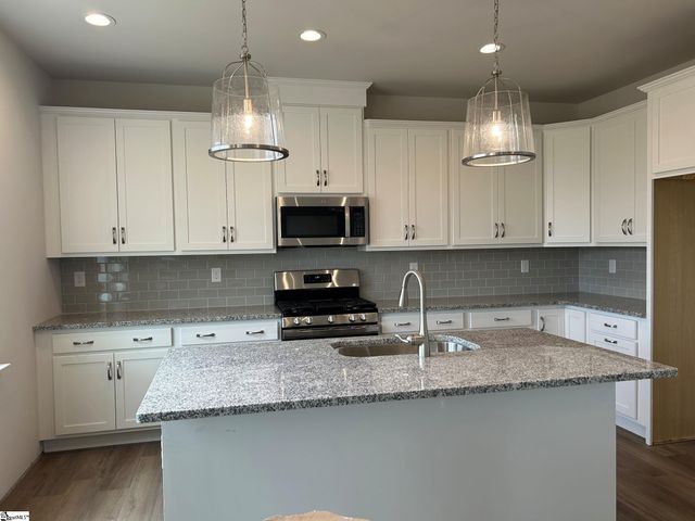 406 Gooseberry Court, Inman, SC 29349