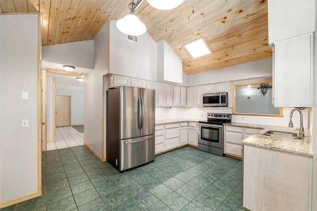 2023 SW 76TH TERRACE, Gainesville, FL 32607