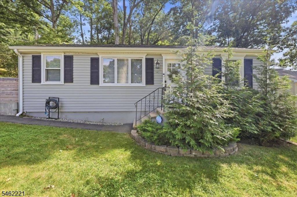 145 S New York Ave, Jefferson Twp., NJ 07849 — exterior