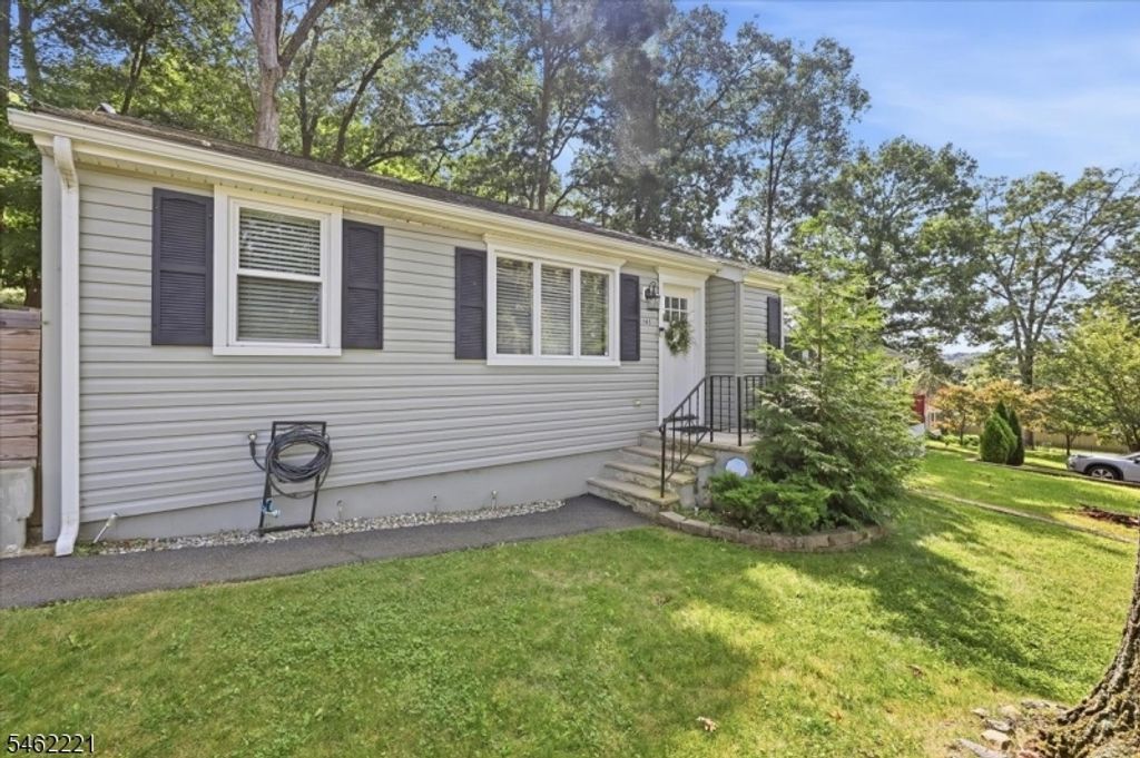 145 S New York Ave, Jefferson Twp., NJ 07849 — photo 2