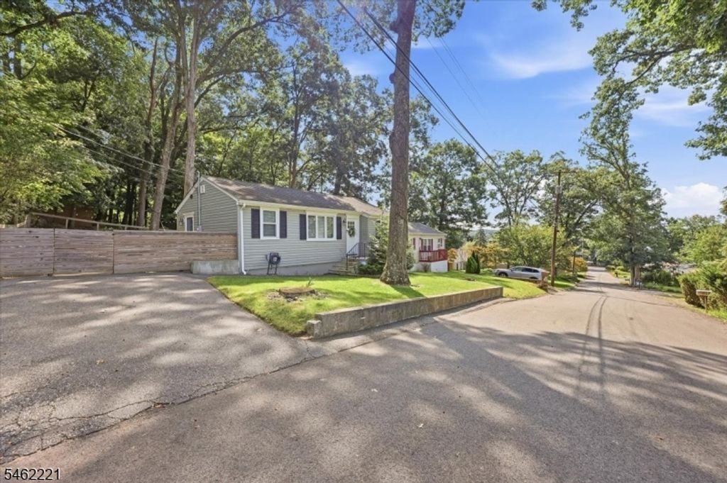 145 S New York Ave, Jefferson Twp., NJ 07849 — photo 3