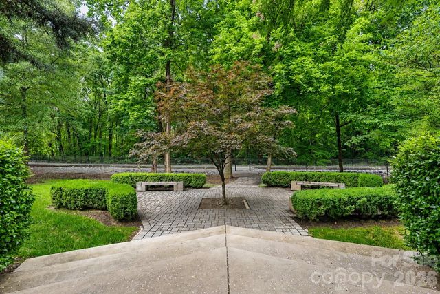350 Viburnum Way Court, Charlotte, NC 28208