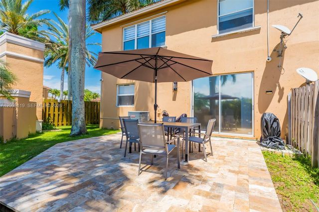 846 NW 135th Ter, Pembroke Pines, FL 33028