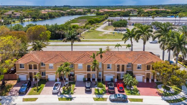 846 NW 135th Ter, Pembroke Pines, FL 33028