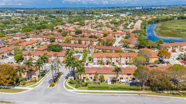 846 NW 135th Ter, Pembroke Pines, FL 33028