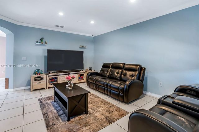 846 NW 135th Ter, Pembroke Pines, FL 33028